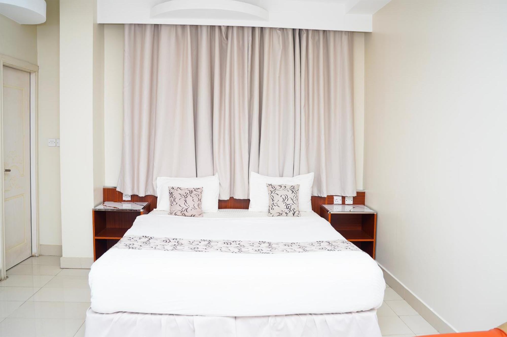 Al Bayrahaa Hotel Apartments Ес-Сіб Екстер'єр фото
